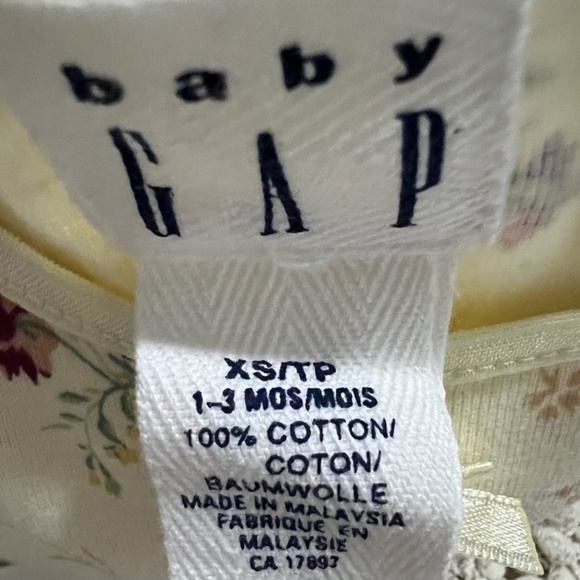 NWT Gap Kids floral bubble onesie,size 0-3 months, 9-11 pounds, in beautiful cre - Picture 6 of 6
